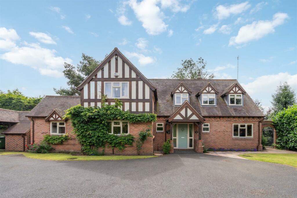 6 bedroom detached house for sale in Beechnut House, 36 School Lane