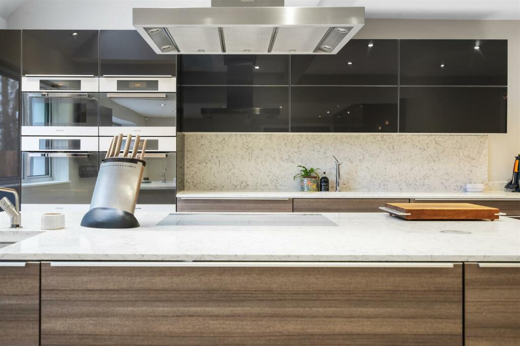 Additional property image - Dingle Lane, Solihull, B91