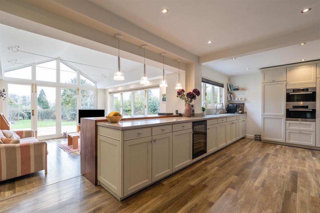 Additional property image - Brueton Avenue, Solihull, B91