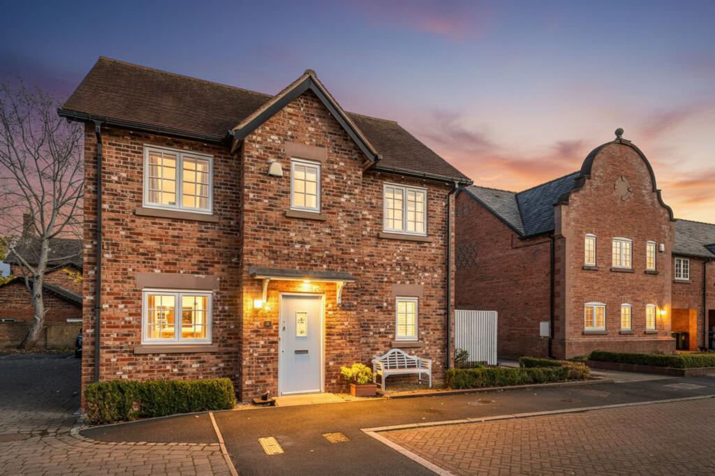 Main image of property: Brereton Close, Tarvin, CH3