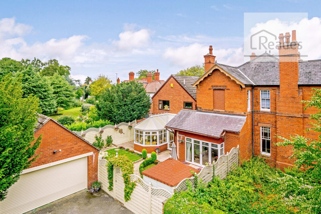 3 bedroom character property for sale in Curzon Park South, Chester CH4