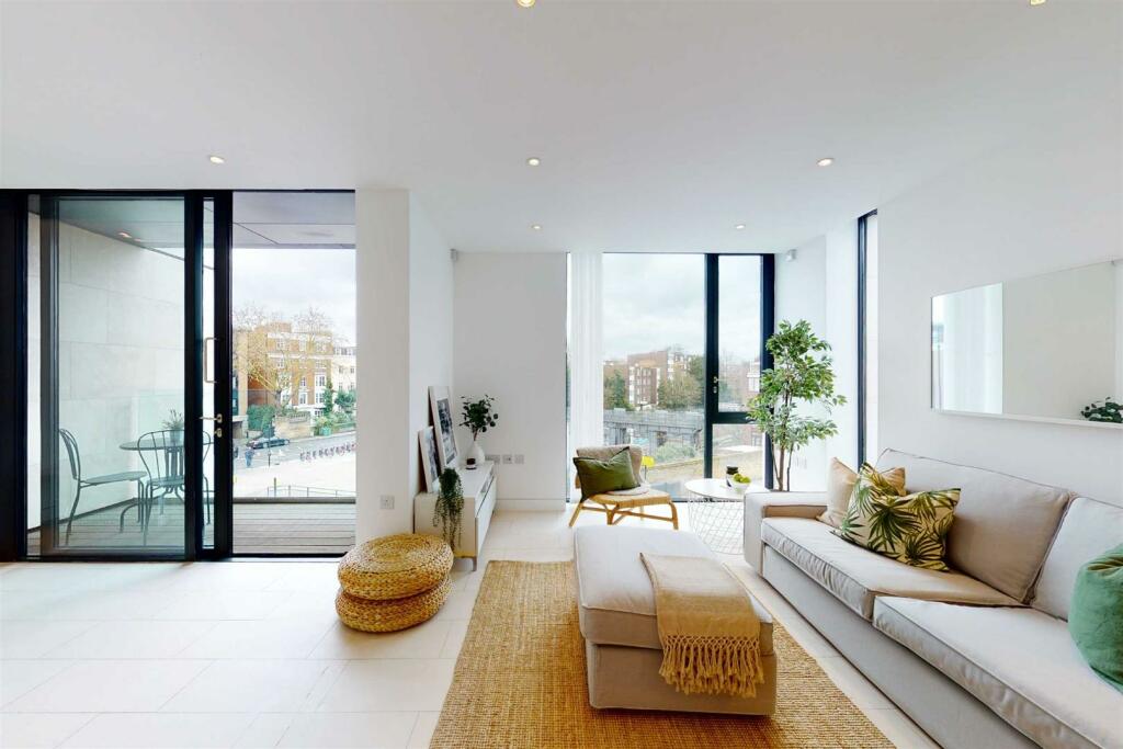 2 bedroom flat for rent in Oval Road, Camden Town, London, NW1