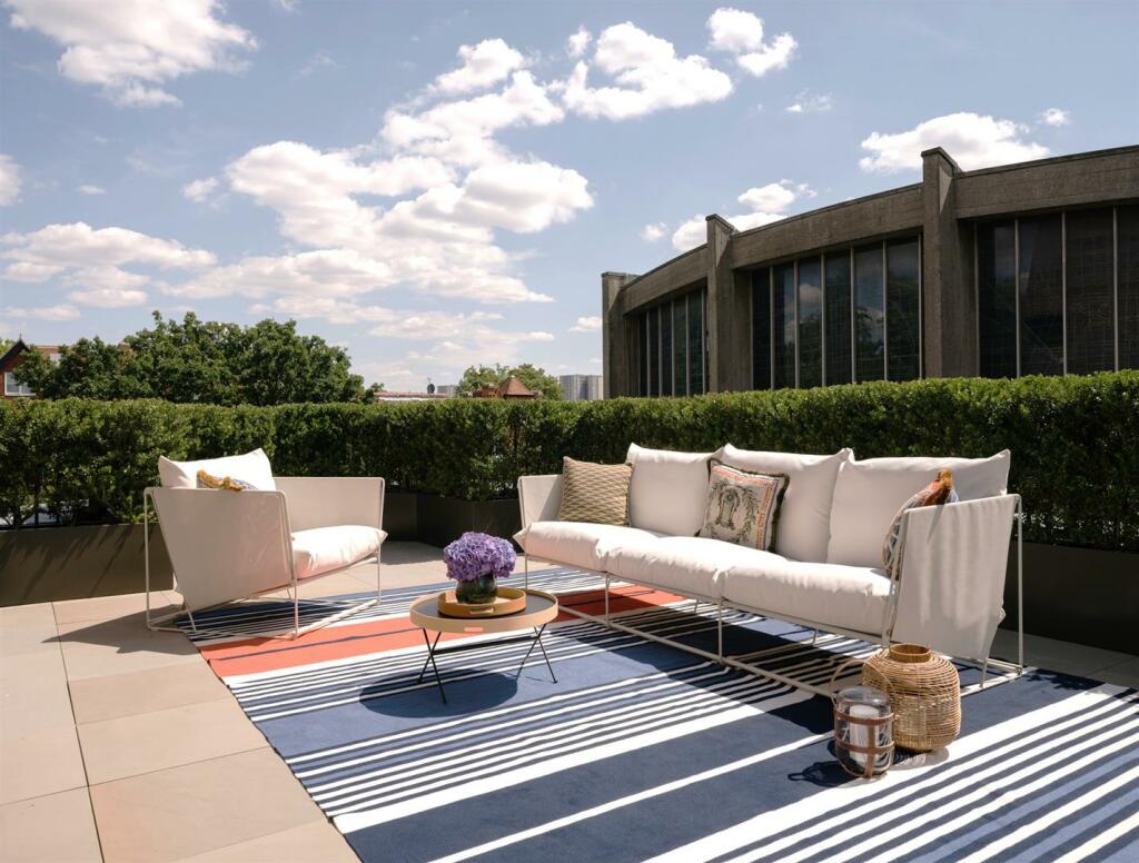 2 bedroom flat for sale in Maresfield Gardens, Hampstead, NW3