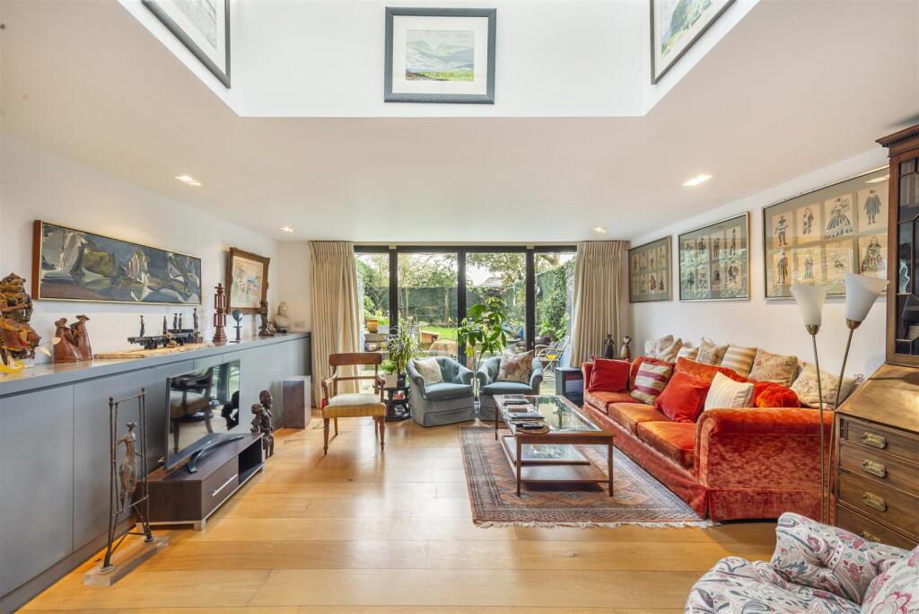 Main image of property: Lyndhurst Road, Hampstead, NW3