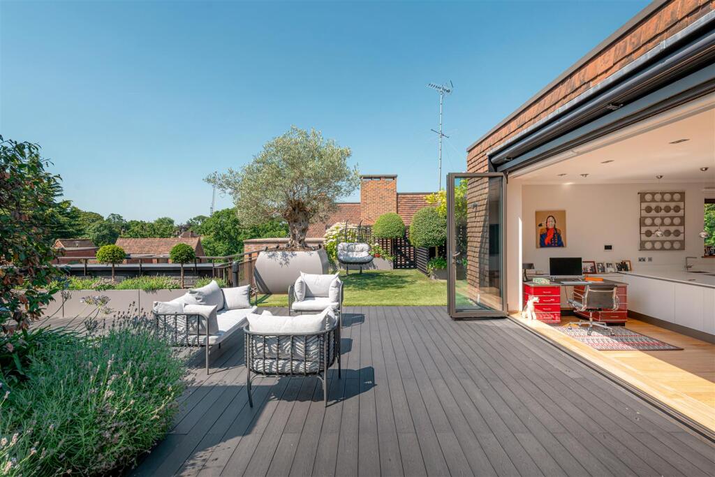 Main image of property: The Bishops Avenue, Kenwood, N2