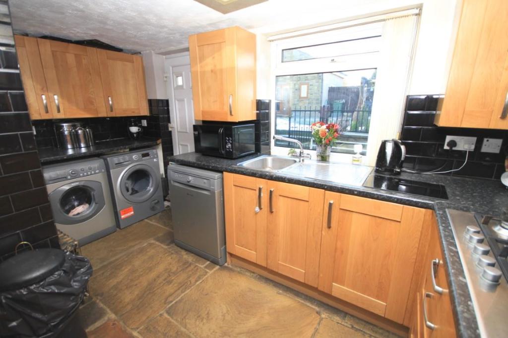 3 bedroom cottage for sale in Cutler Heights Lane, Bradford, BD4
