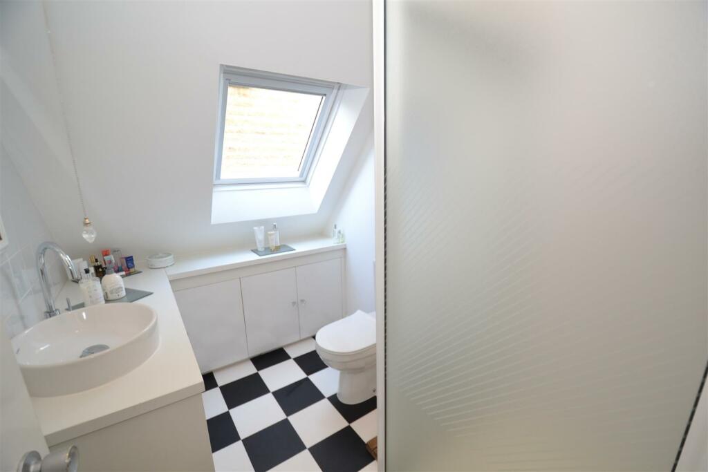 Additional property image - Chatts Wood Fold, Oakenshaw