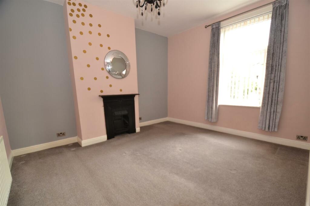 Additional property image - Bradford Road, Oakenshaw