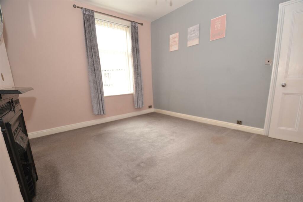 Additional property image - Bradford Road, Oakenshaw