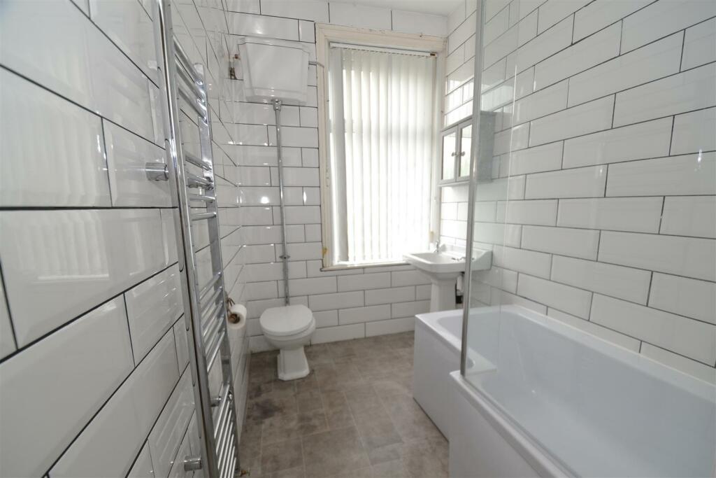 Additional property image - Bradford Road, Oakenshaw