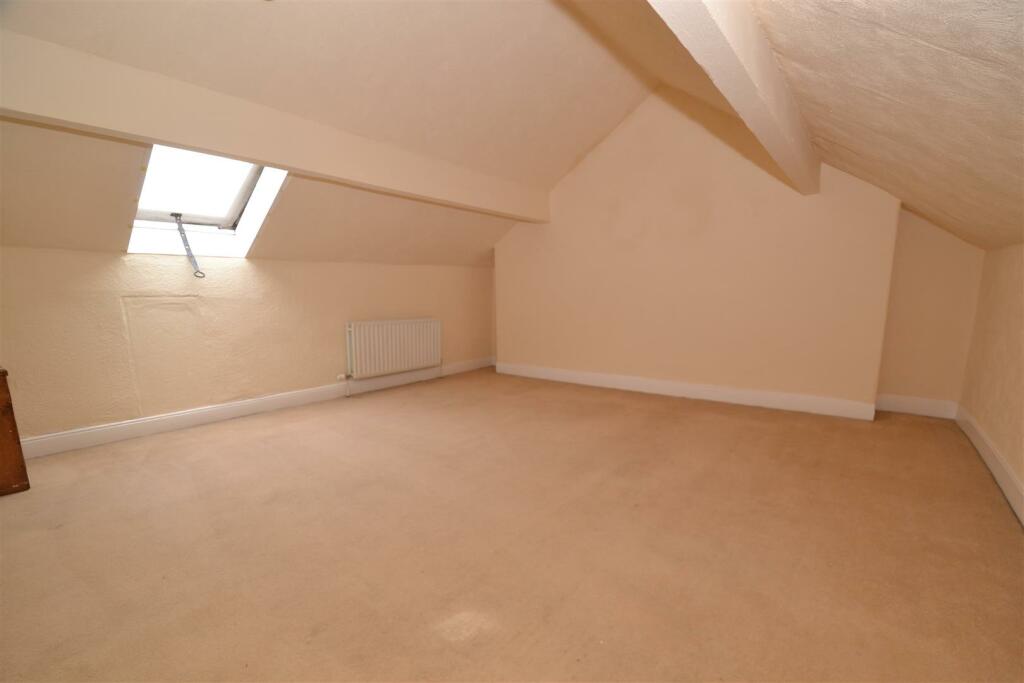 Additional property image - Bradford Road, Oakenshaw