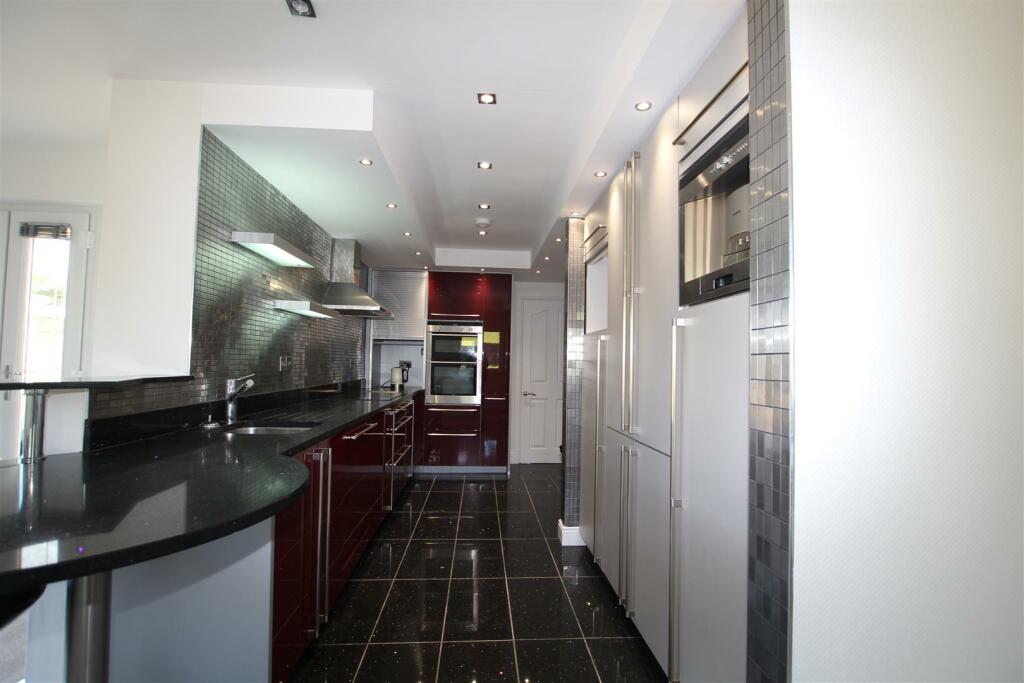 Additional property image - Heatherside, Baildon, Shipley