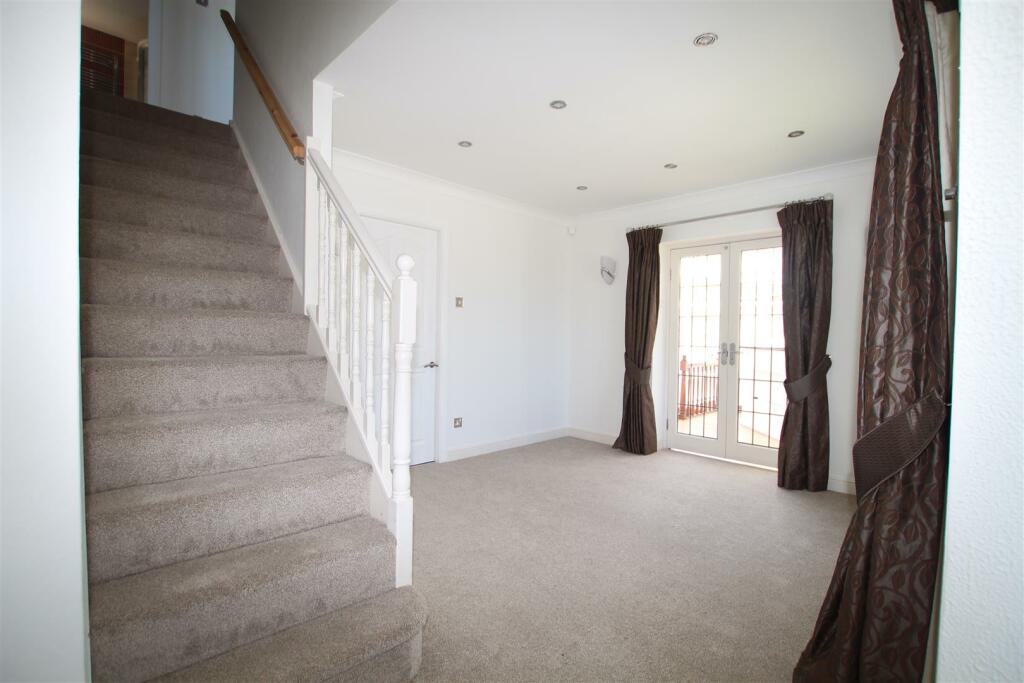 Additional property image - Heatherside, Baildon, Shipley