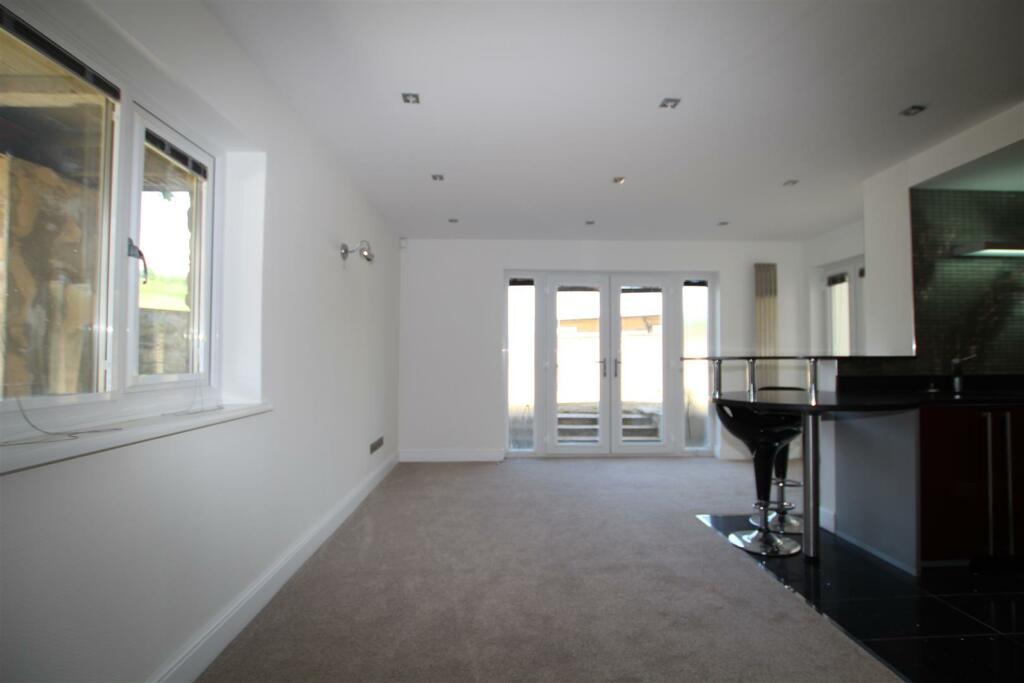 Additional property image - Heatherside, Baildon, Shipley