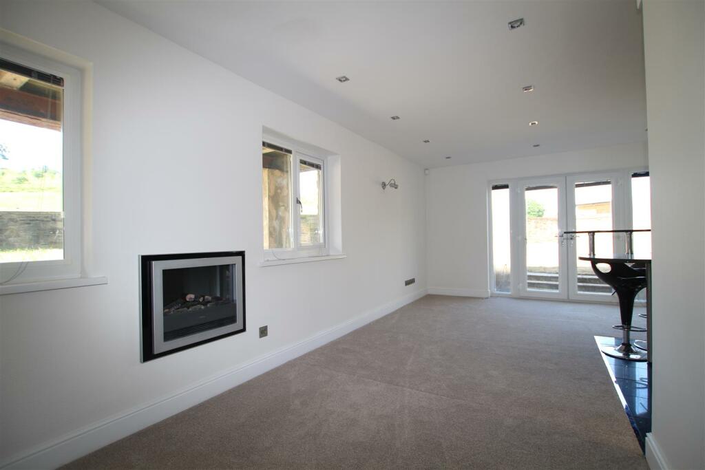 Additional property image - Heatherside, Baildon, Shipley