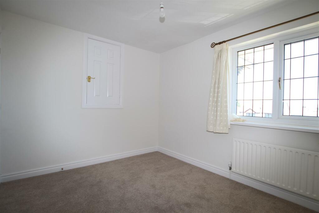 Additional property image - Heatherside, Baildon, Shipley