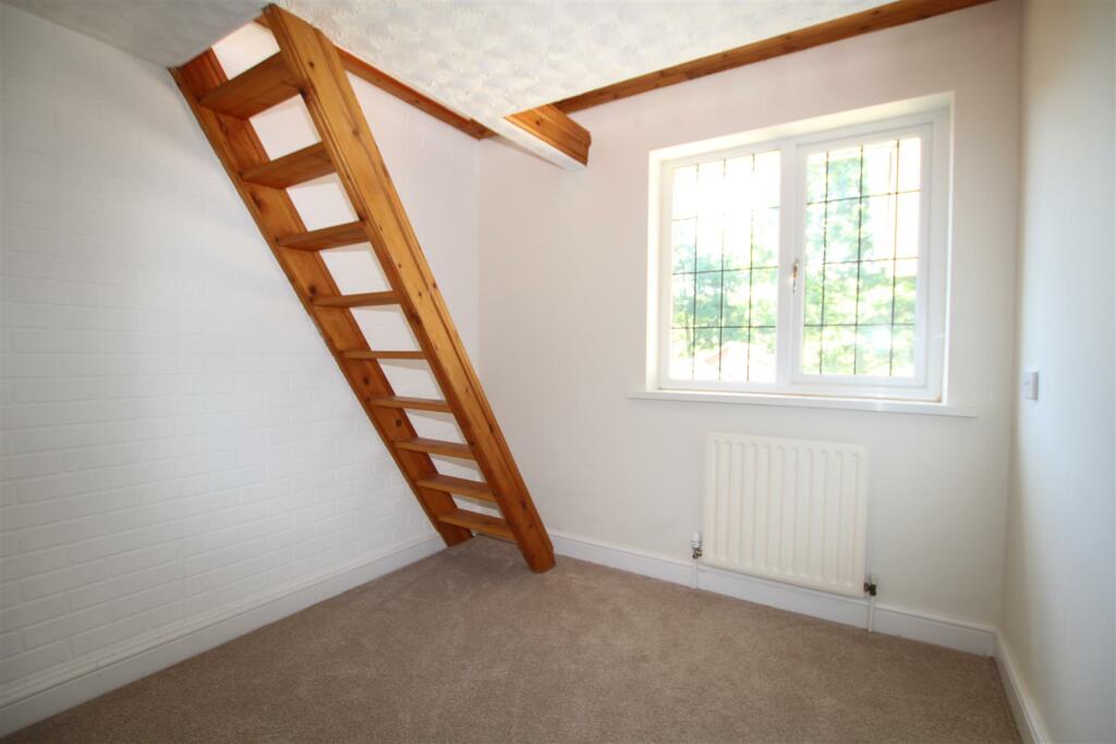 Additional property image - Heatherside, Baildon, Shipley