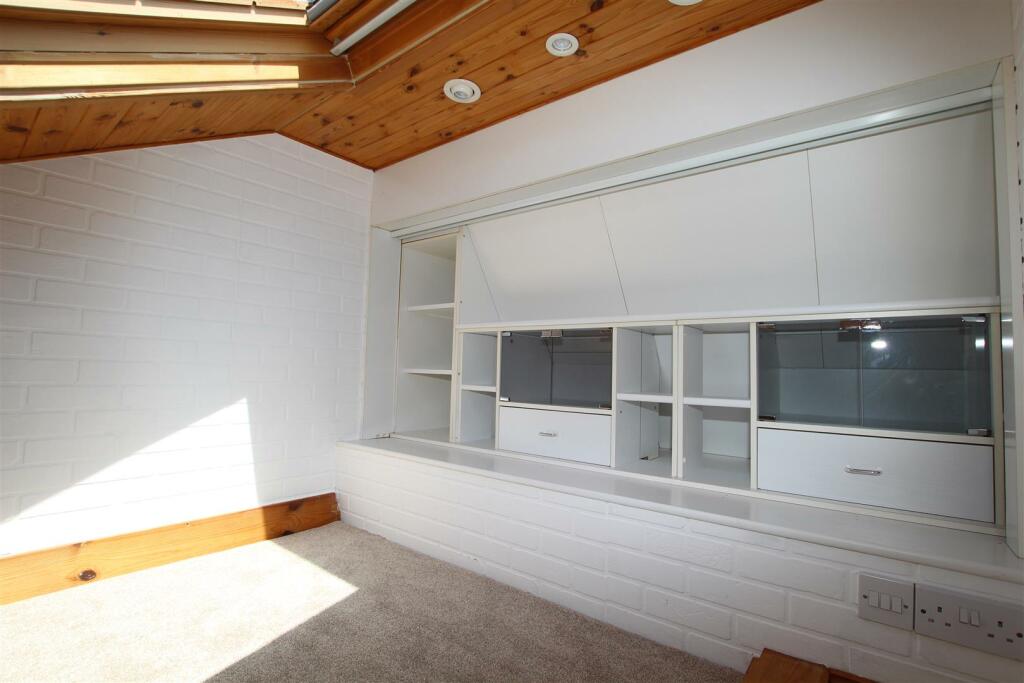 Additional property image - Heatherside, Baildon, Shipley