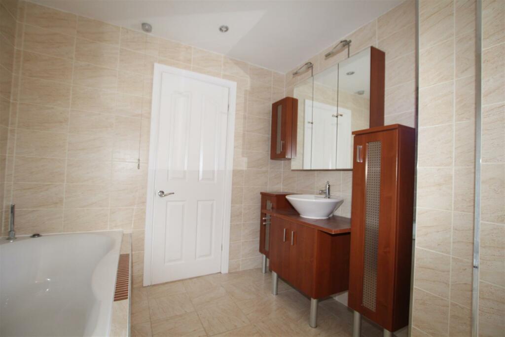 Additional property image - Heatherside, Baildon, Shipley
