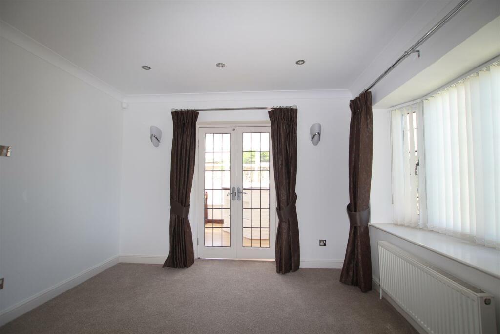 Additional property image - Heatherside, Baildon, Shipley