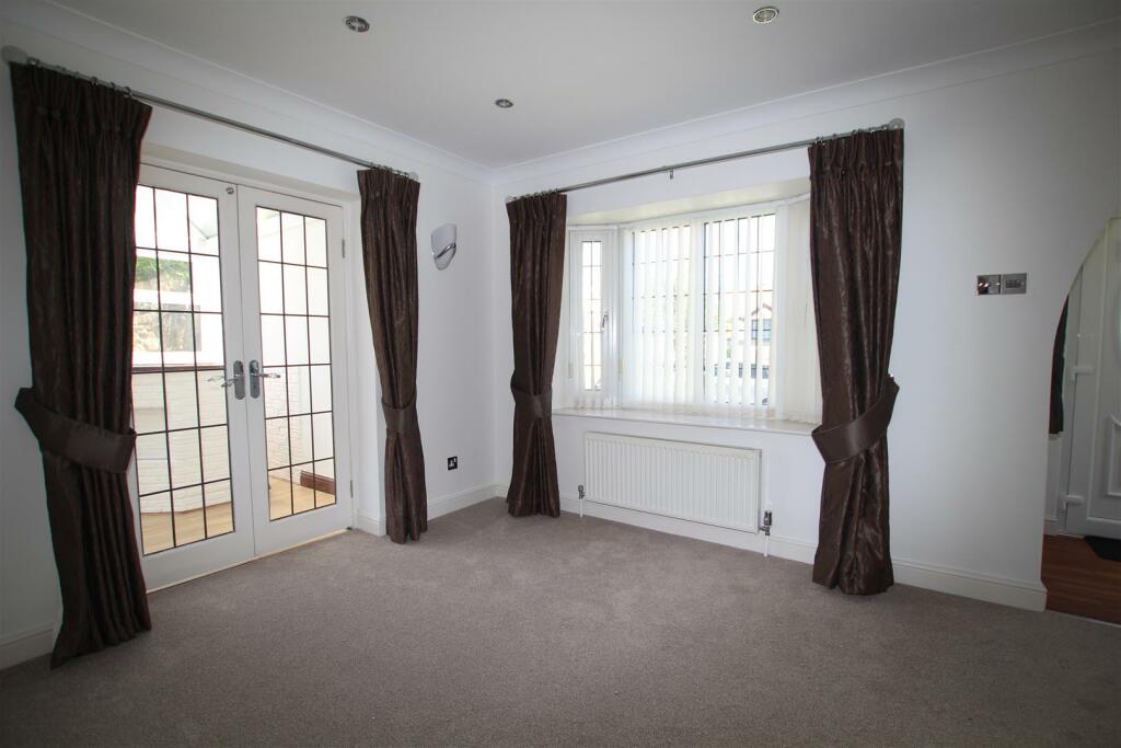 Additional property image - Heatherside, Baildon, Shipley