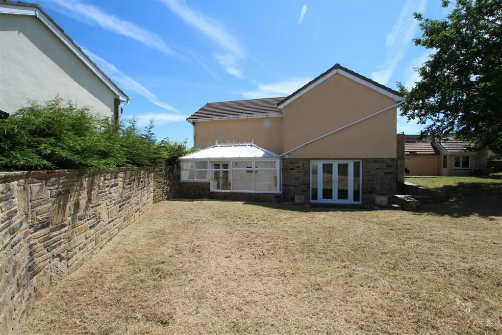 Additional property image - Heatherside, Baildon, Shipley