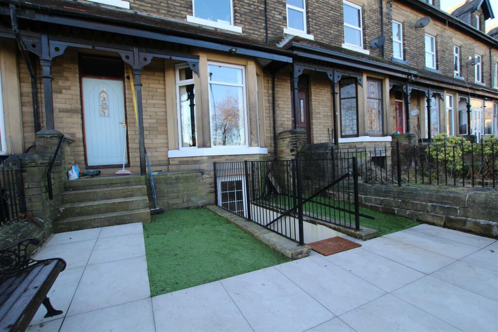 Additional property image - Larchmont, Clayton, Bradford