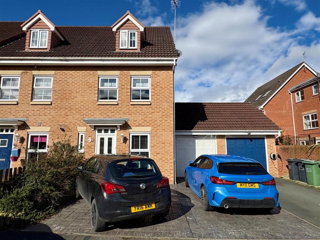 Main image of property: Manor Park Road, Cleckheaton