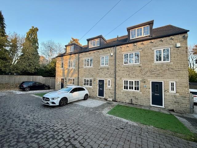 Main image of property: Cleckheaton Road, Low Moor, Bradford