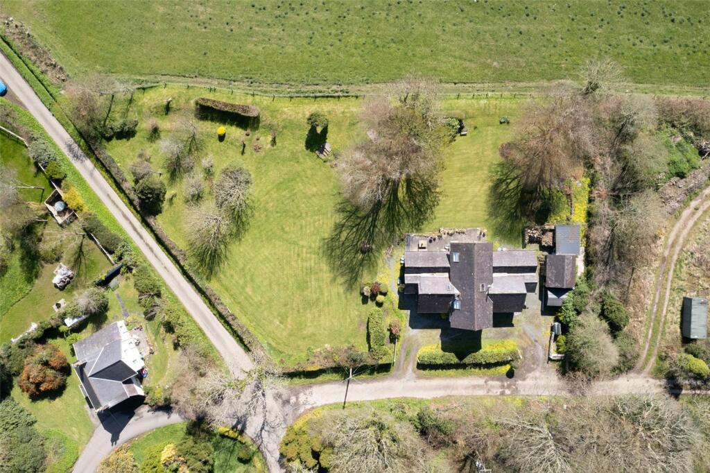 3 bedroom detached house for sale in The Rhos, Haverfordwest