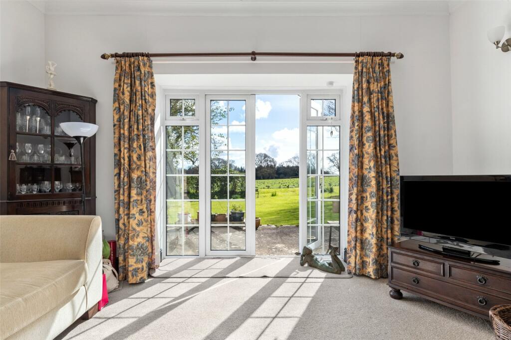 3 bedroom detached house for sale in The Rhos, Haverfordwest