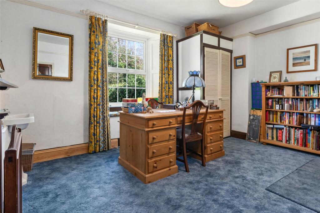 3 bedroom detached house for sale in The Rhos, Haverfordwest