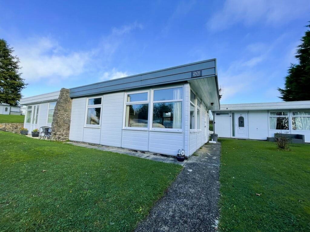 2 bedroom bungalow for sale in Roch, Haverfordwest, Pembrokeshire, SA62