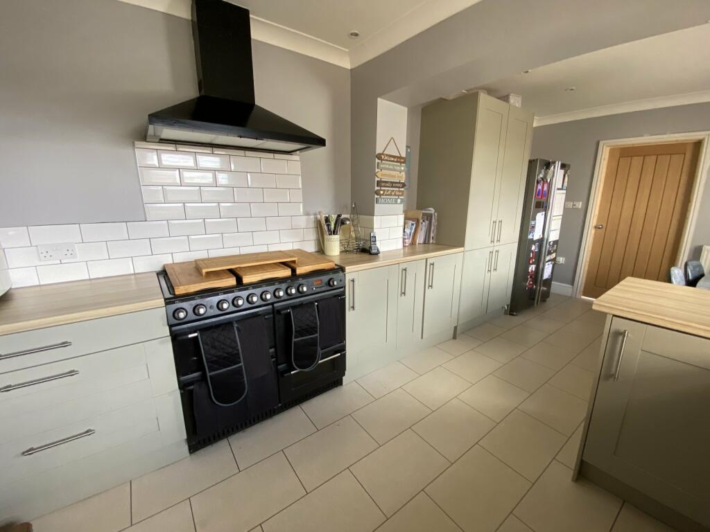 4 bedroom detached house for sale in Steynton Road, Steynton, Milford