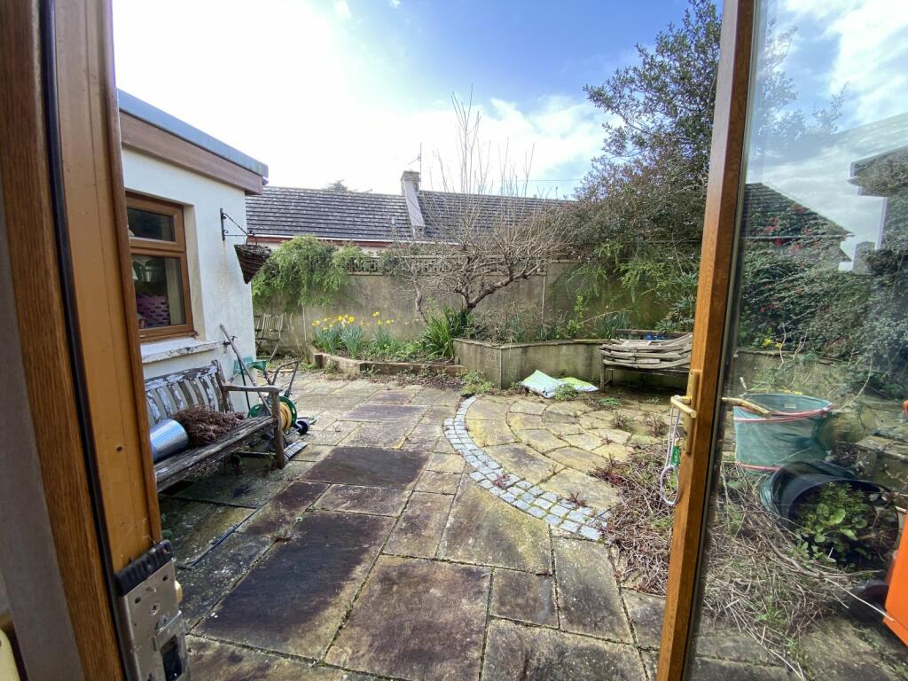 5 bedroom bungalow for sale in Picton Road, Hakin, Milford Haven