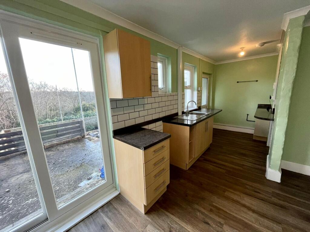 Terraced to rent on Coombs Drive, Milford Haven, Pembrokeshire, SA73