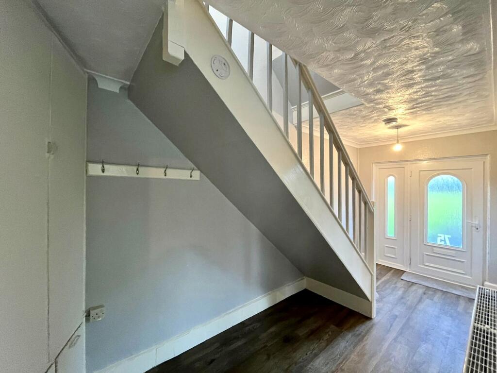 Terraced to rent on Coombs Drive, Milford Haven, Pembrokeshire, SA73