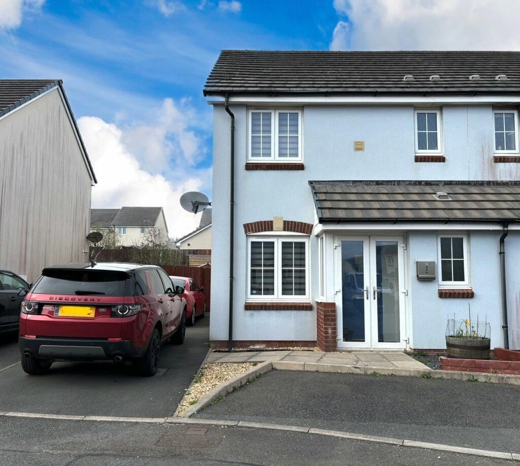 3 bedroom semidetached house for sale in Belfrey Close, Hubberston