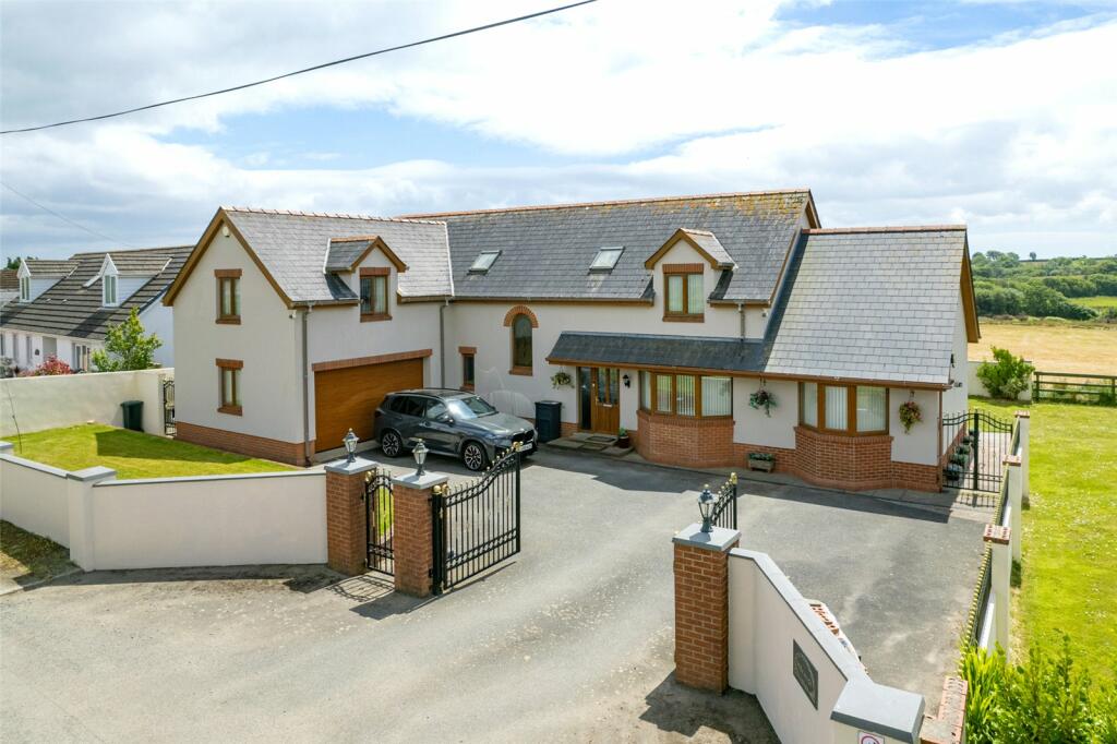 4 bedroom detached house for sale in Moorland Road, Freystrop, Haverfordwest, Pembrokeshire, SA62