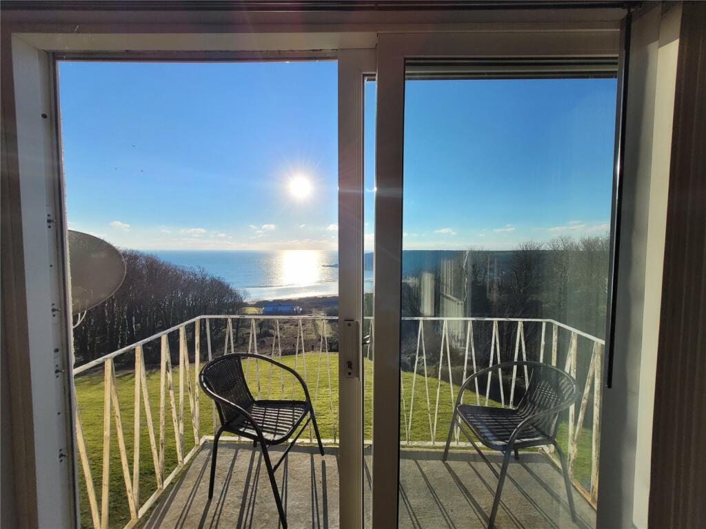 1 bedroom flat for sale in Devon Court, Freshwater East, Pembroke