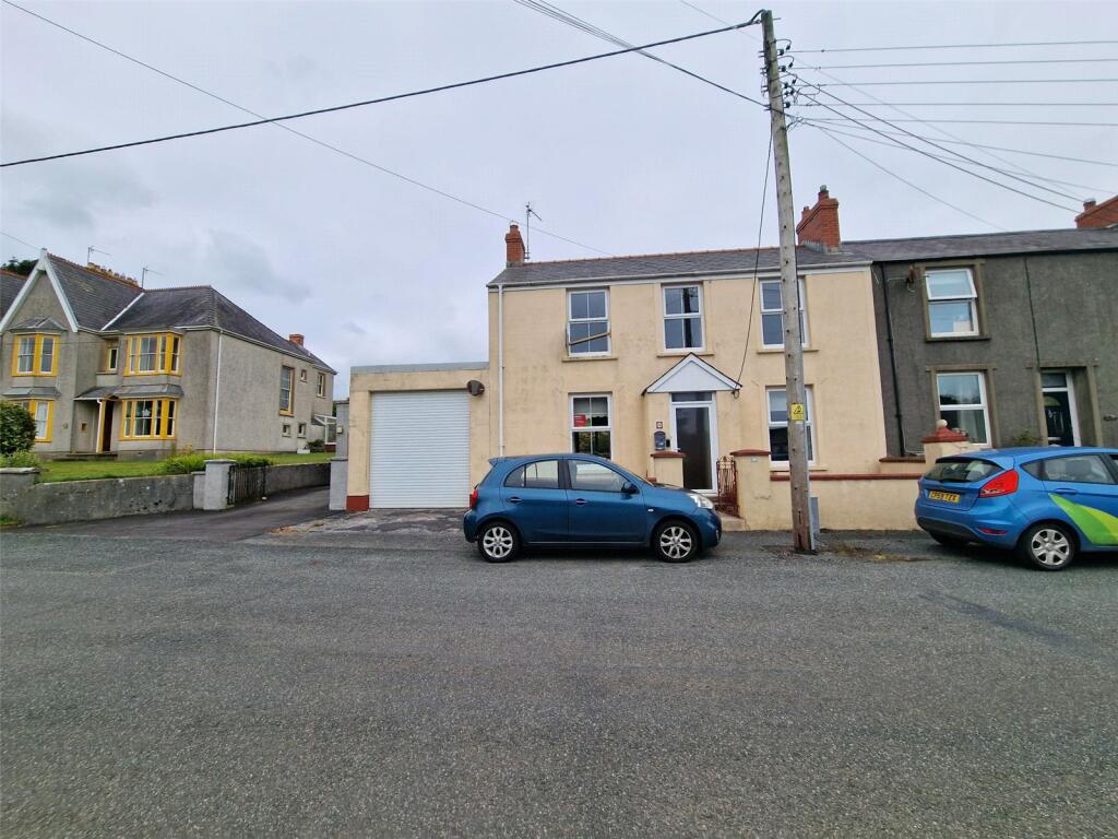 3 bedroom end of terrace house for sale in Merlins Cross, Pembroke