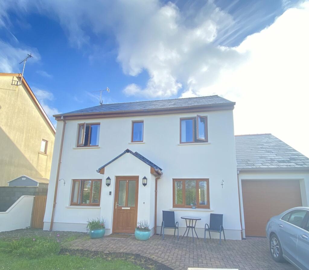 4 bedroom detached house for sale in St. Annes Drive, New Hedges, Tenby