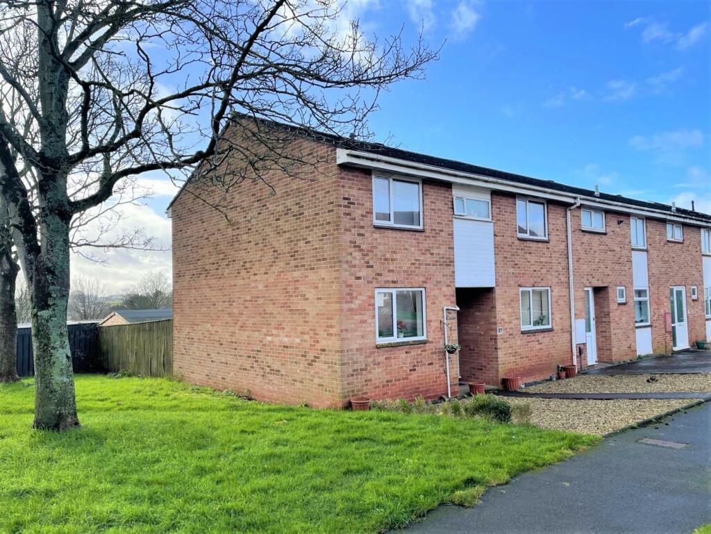 4 bedroom end of terrace house for sale in Ribston Avenue, Hill Barton, Exeter, EX1