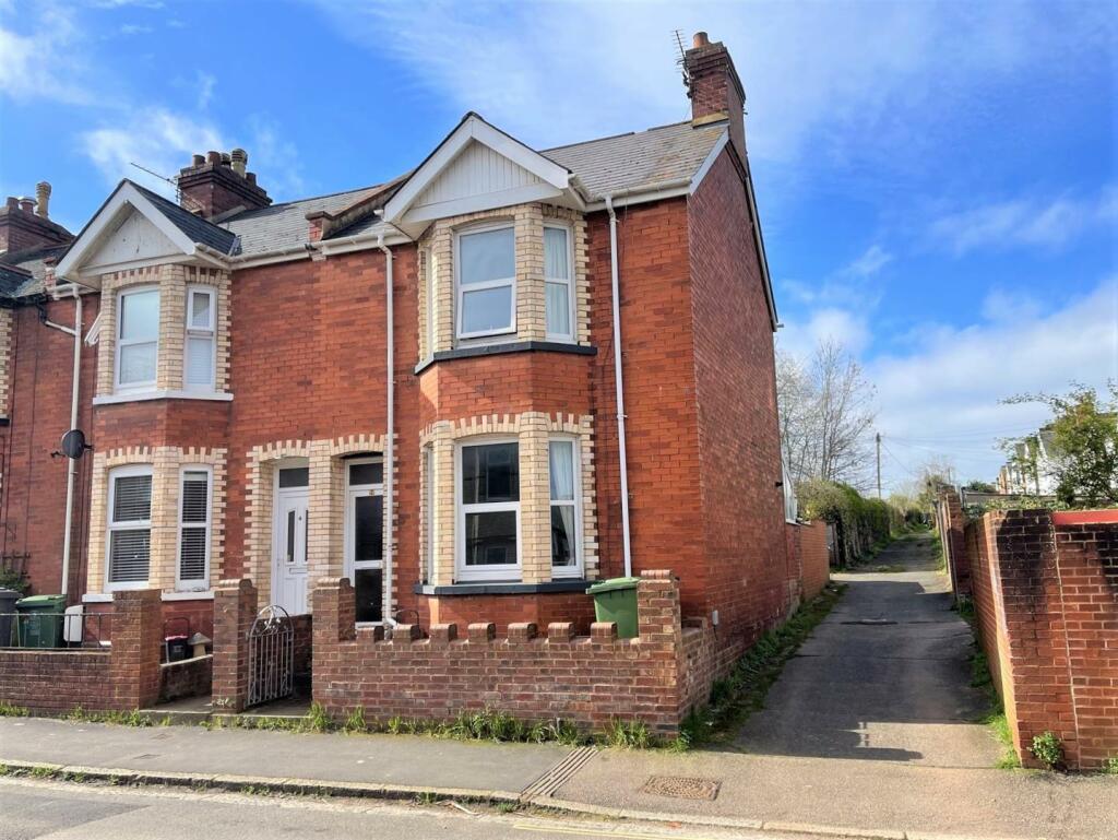4 bedroom end of terrace house for sale in Ladysmith Road, Heavitree, Exeter, EX1