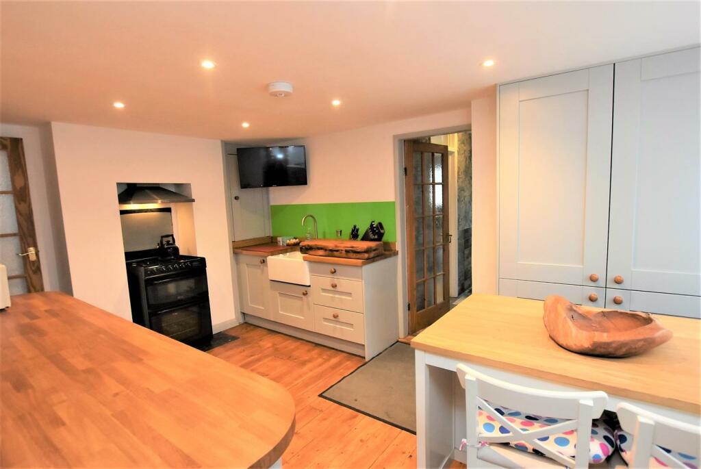 3 bedroom end of terrace house for sale in Newcombe Terrace, Heavitree, Exeter, EX1
