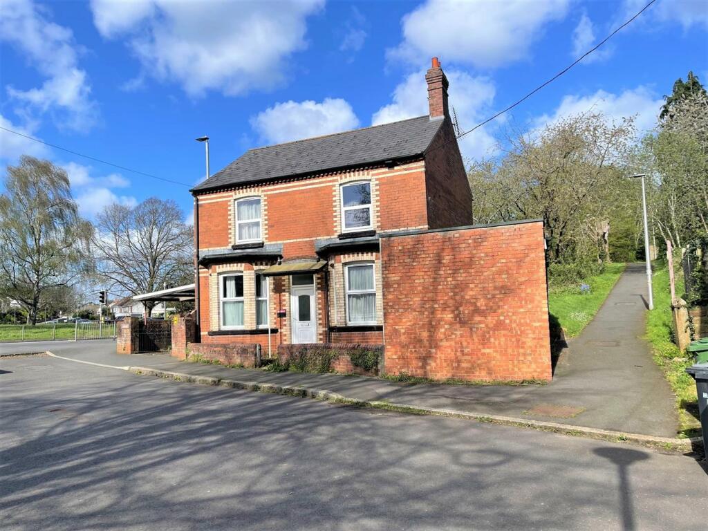 4 bedroom detached house for sale in Quarry Lane, Exeter, EX2