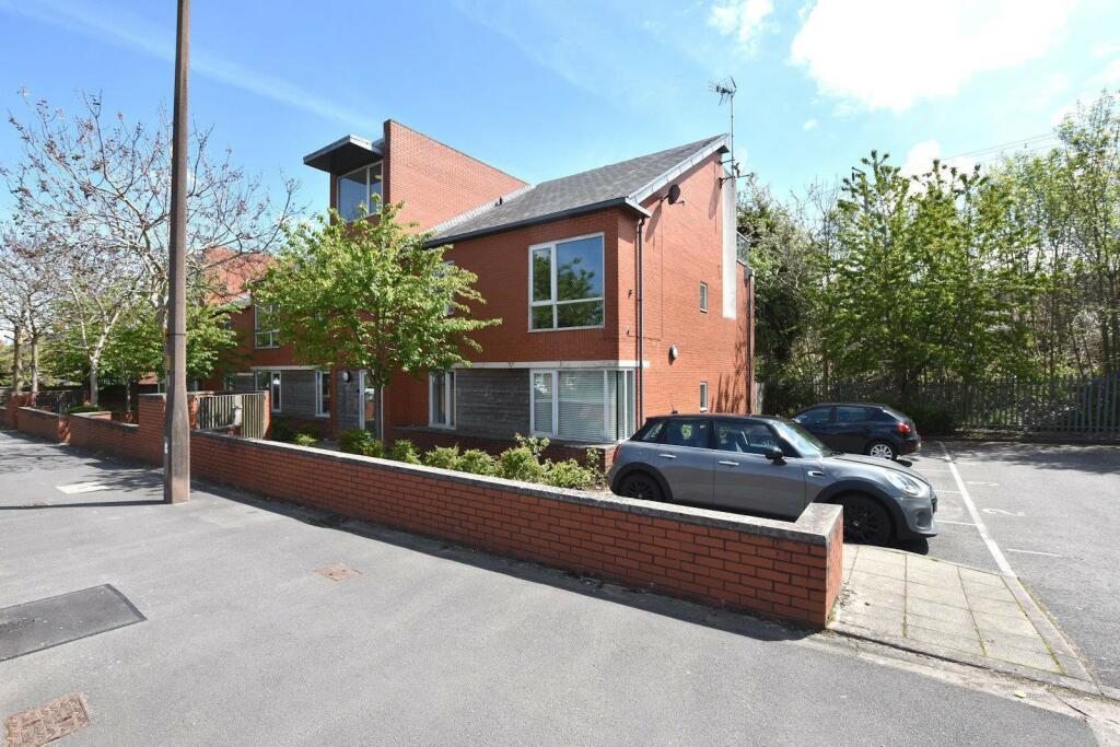 2 bedroom apartment for sale in Ladybridge Road, Cheadle Hulme, SK8