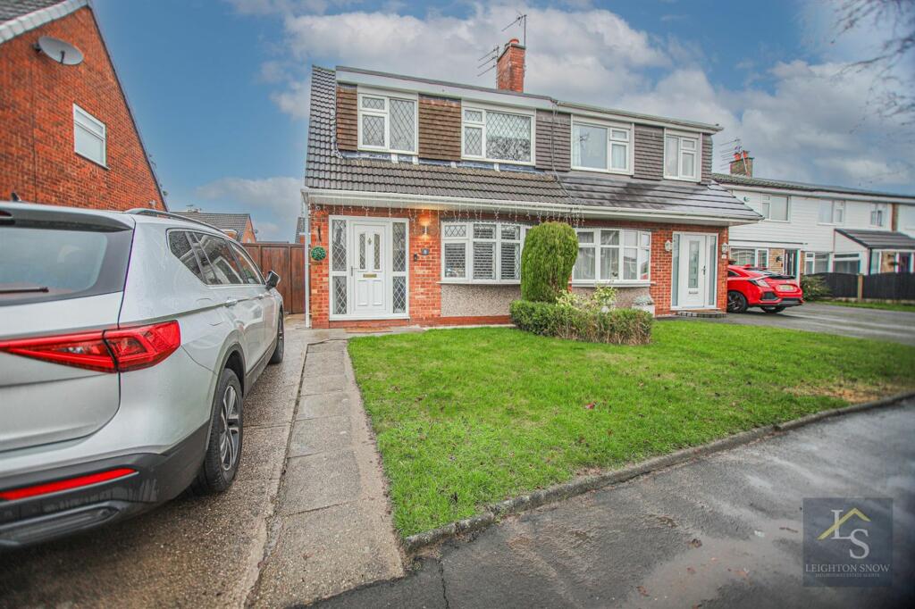 3 bedroom semidetached house for sale in Malmesbury Road, Cheadle