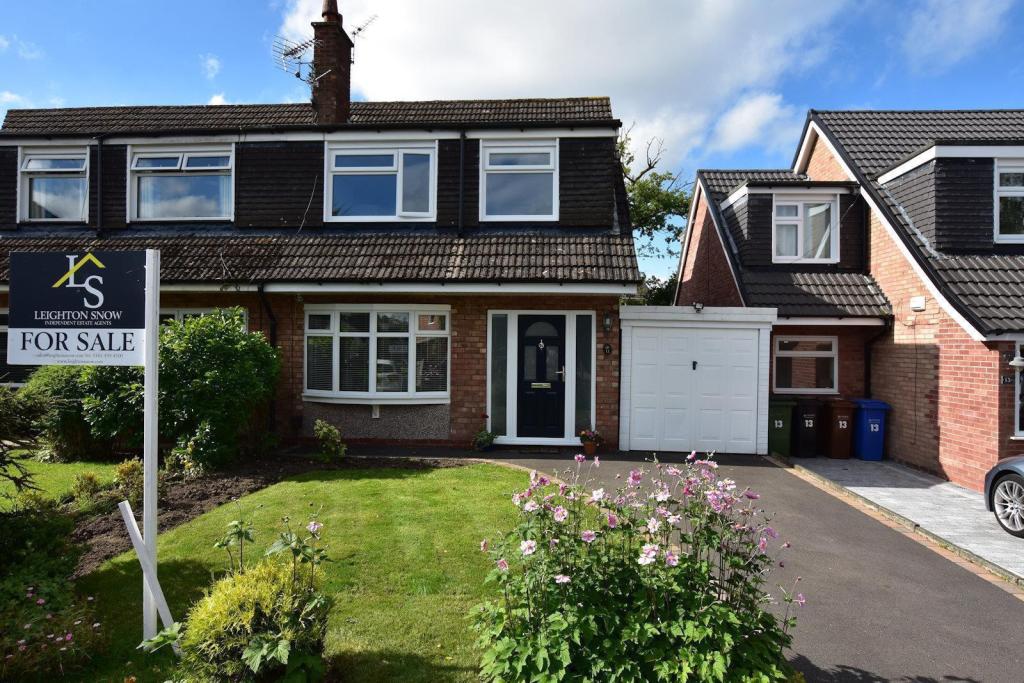 3 bedroom semidetached house for sale in Fairhaven Close, Bramhall, SK7