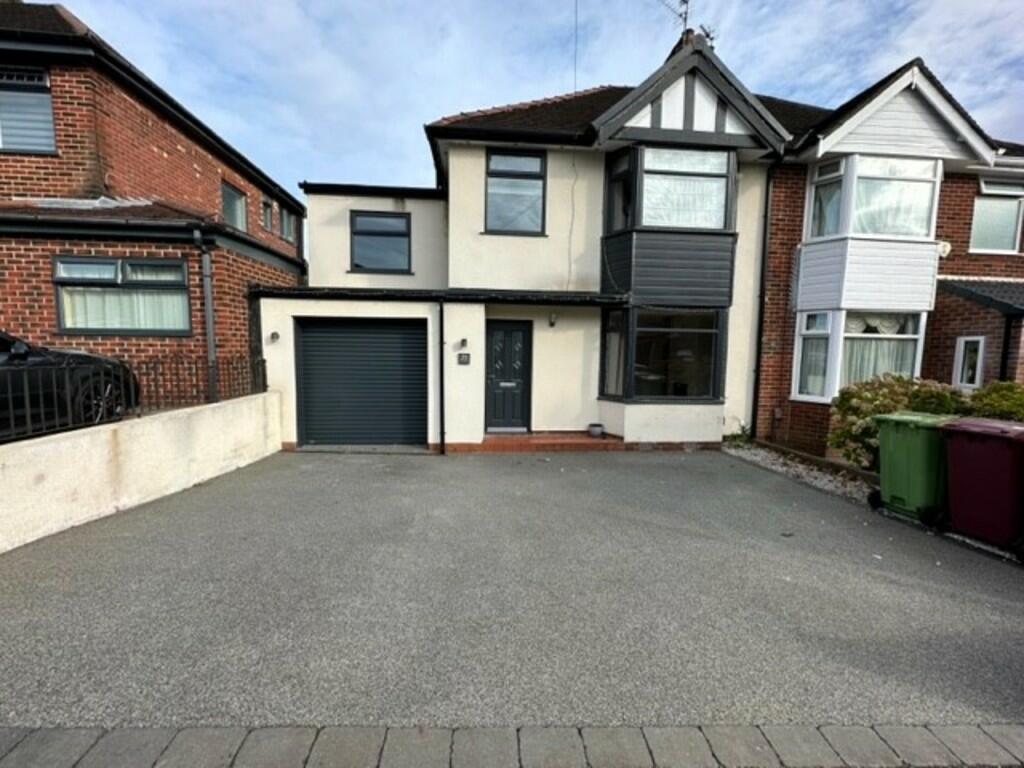4 bedroom semidetached house for sale in Fifth Avenue, Heaton, Bolton, BL1